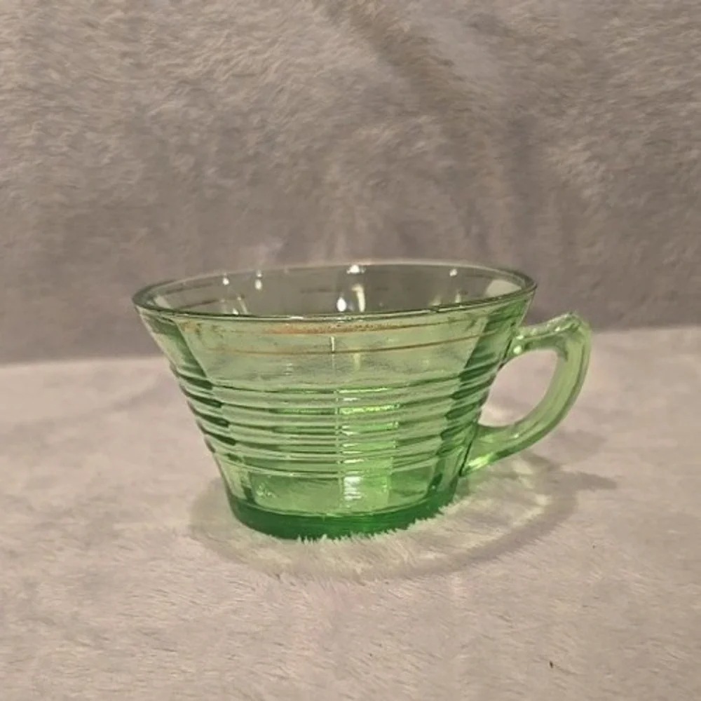 Vintage Anchor Hocking Circle Uranium Green Depression Tea‎ Cup Glows